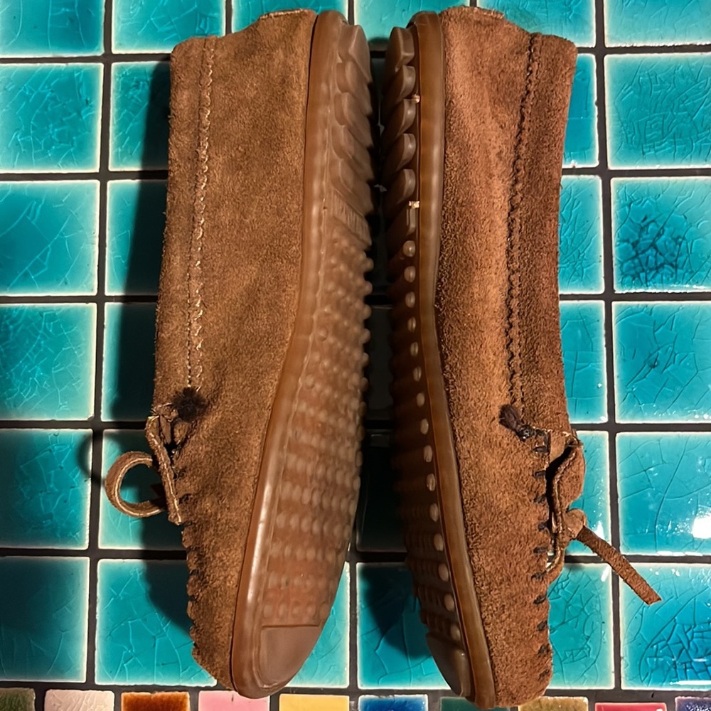 Dark Brown Suede Minnetonka Moccasins. Size 7 - Picture 3 of 10
